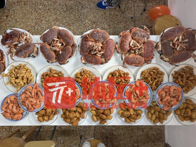 1668087729078071301.jpg 节假日聚餐很是丰盛.jpg