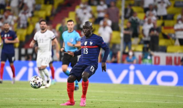 开云下载-继续充当绿叶？躲在队友身影中的坎特才是法国基石