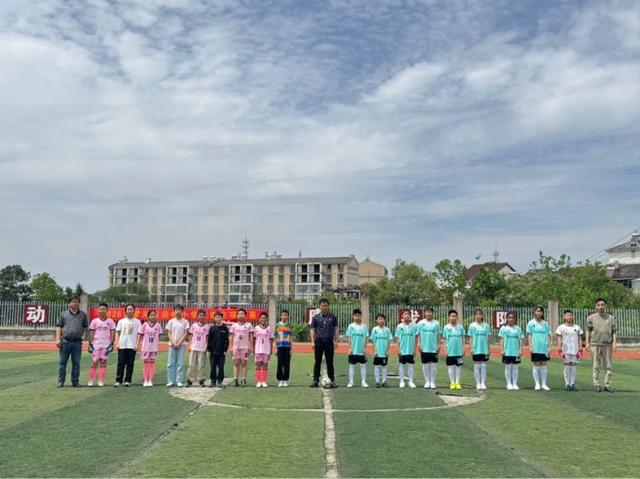 开云下载-庐江县罗河镇店桥小学班级足球联赛火热开赛